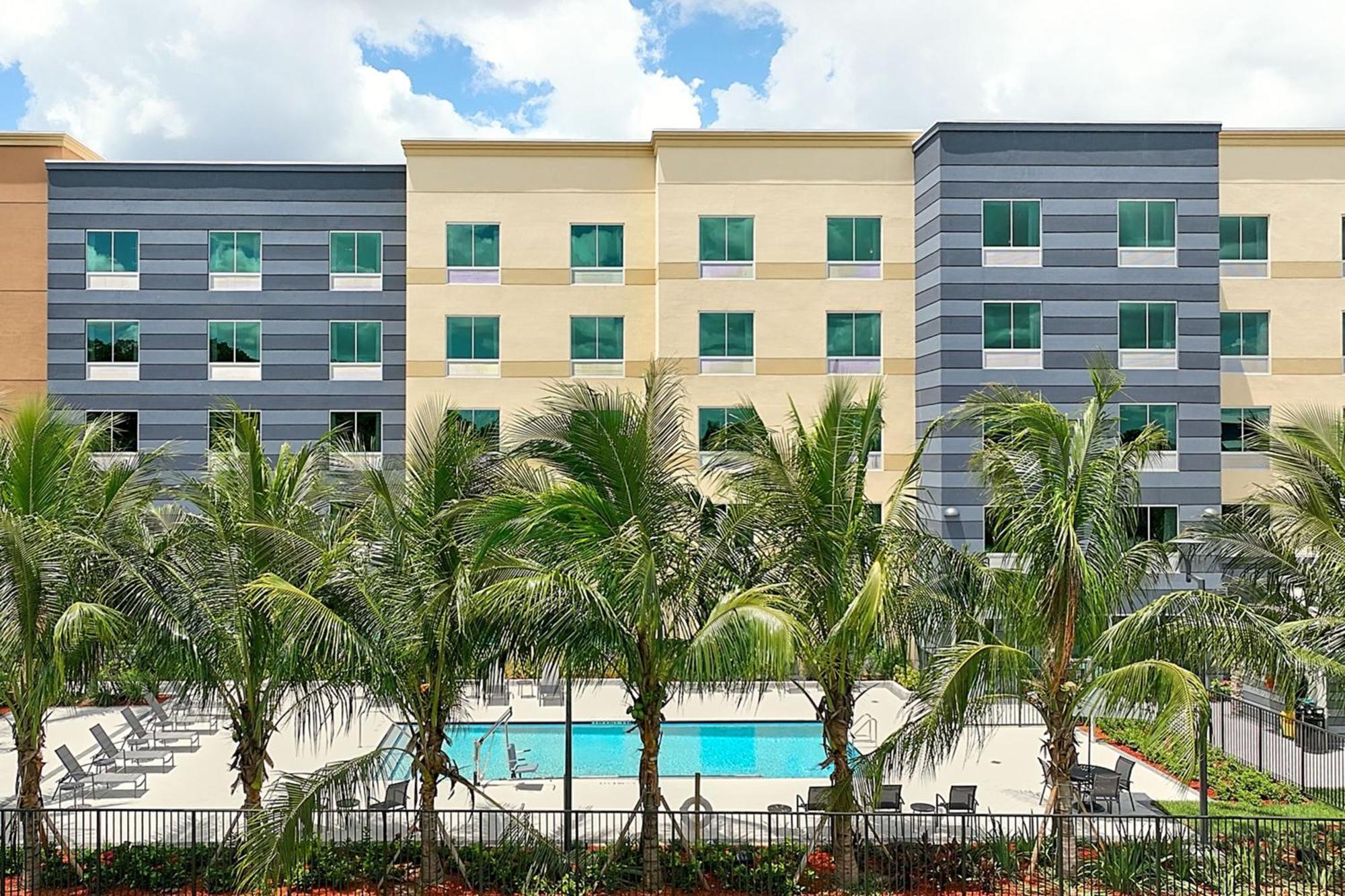 Fairfield Inn & Suites By Marriott Fort Lauderdale Northwest Tamarac Bagian luar foto